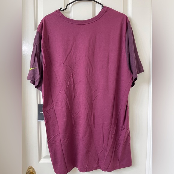 Nike - XXL Dri-Fit Athletic Cut Tee - NWT! - Picture 2 of 3